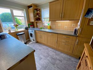 KITCHEN- click for photo gallery